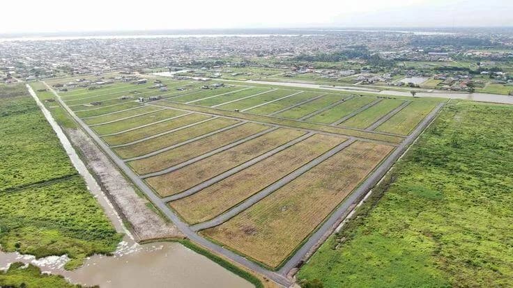 Crescera Airport Plots, Vindhane