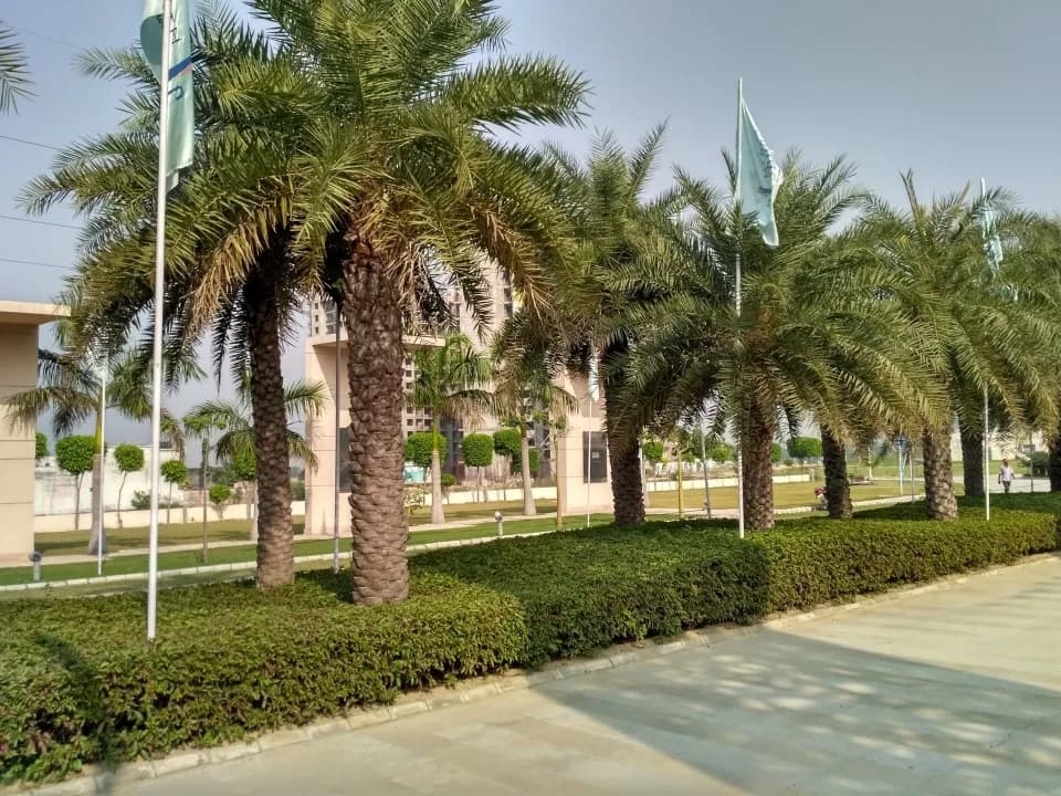 Paarth Republic, Sarojini Nagar