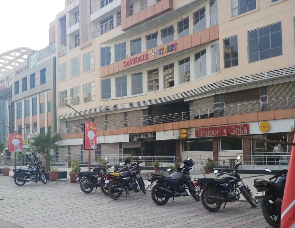 Saviour Street, Crossing Republik