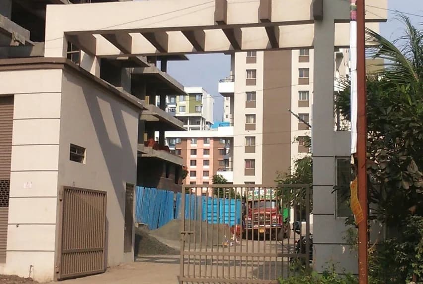 Palm Avenue — Entrance