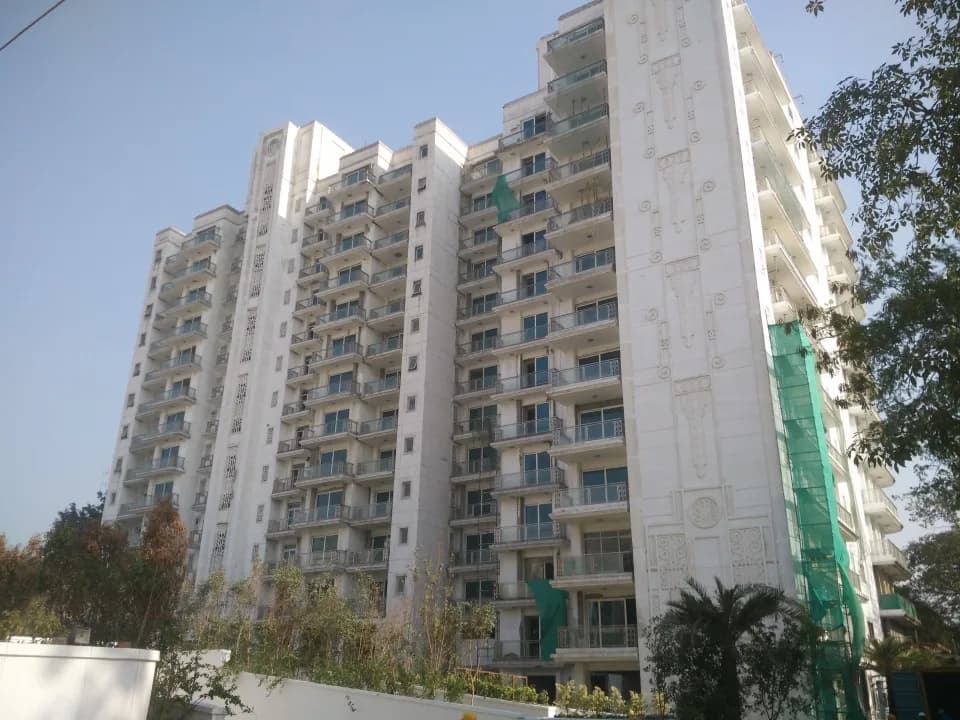 DLF Kings Court, Greater Kailash 2