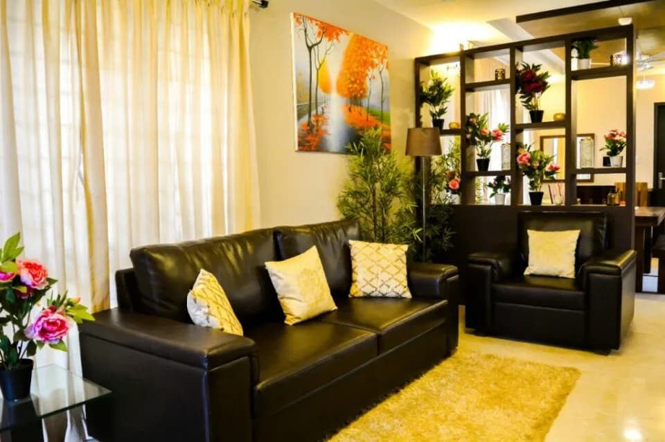 Trisquare Tara — Living Room