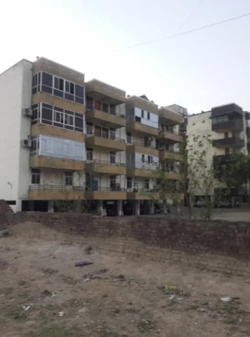 Om Flats, Rampur