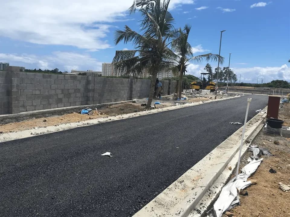 Hiranandani Loftline — Internal Street