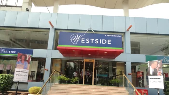 SGS Mall, Camp