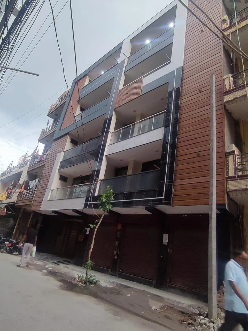 PNM Luxurious Floor, Uttam Nagar