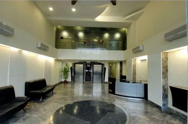 Crescent The Avenue, Andheri East
