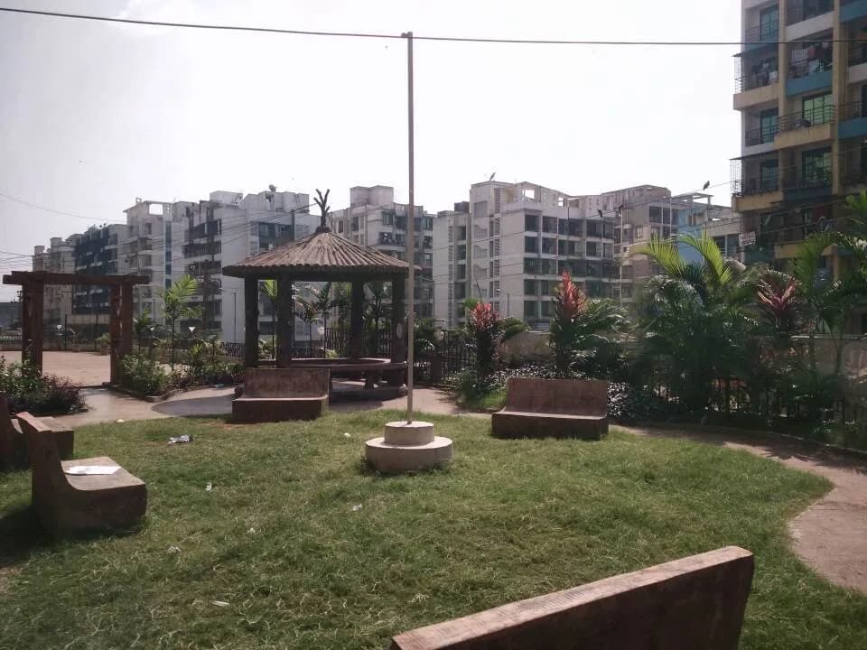 Panchnand Heights, Petali