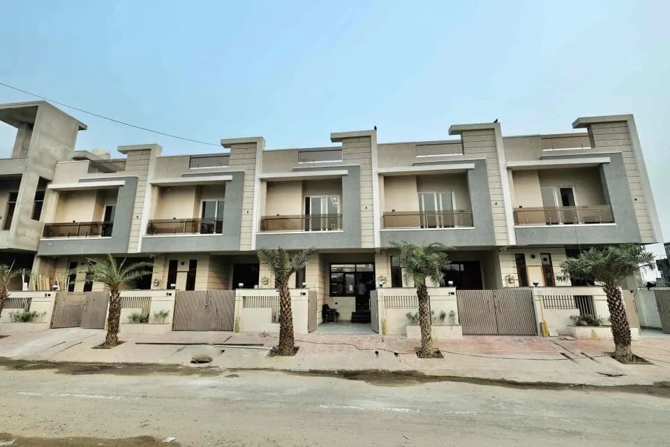 Shriratnam Naivedyam, Mansarovar Extension