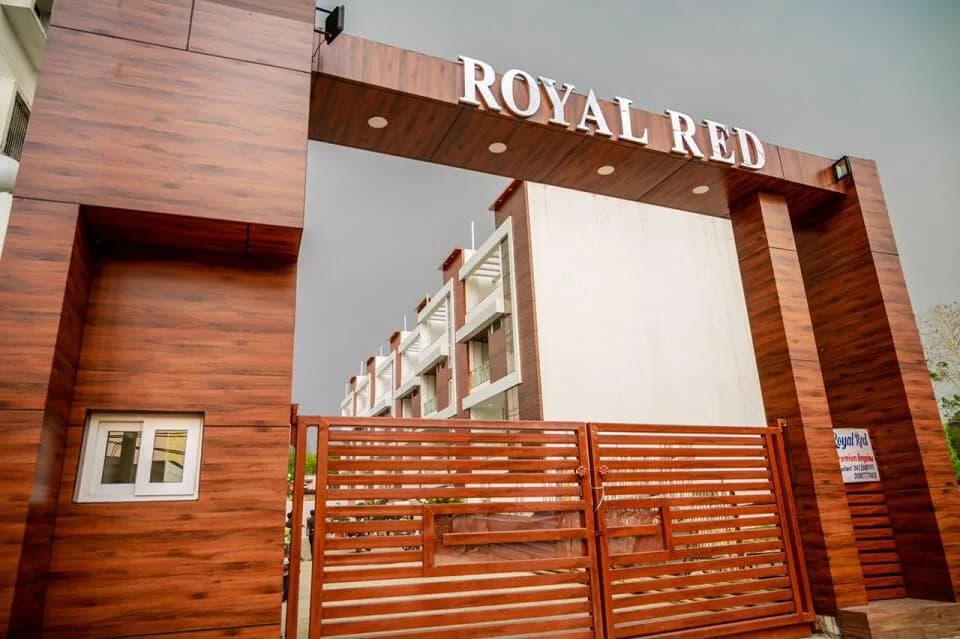 Royal Red, Pachpedi