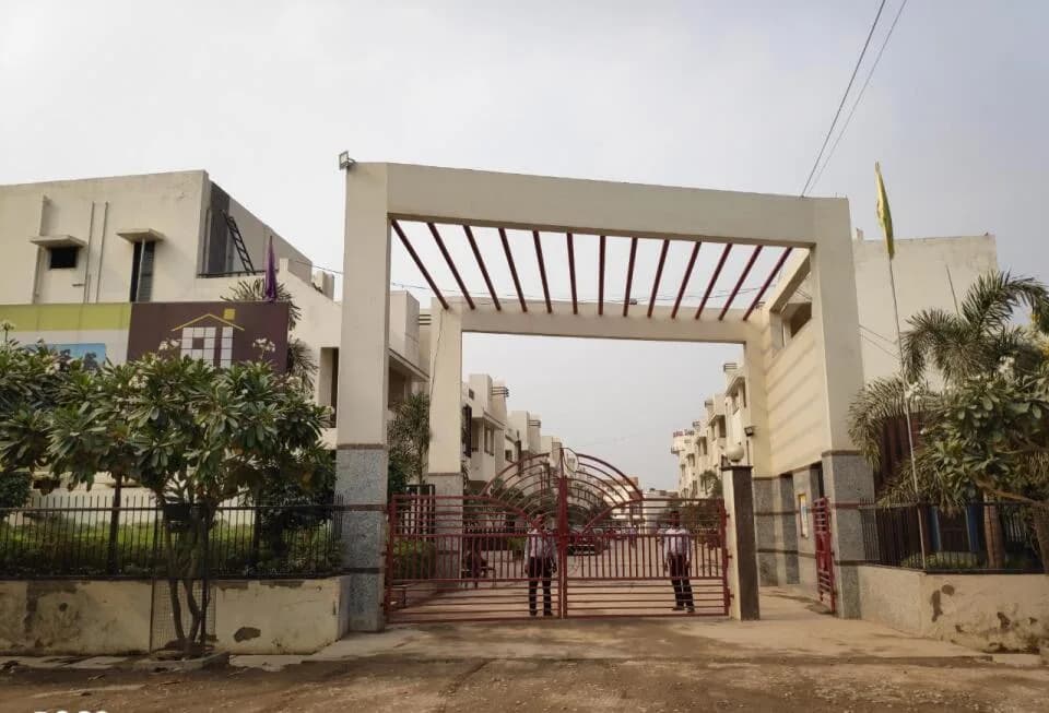 Aarti Ashoka Ikon, Dubey Colony