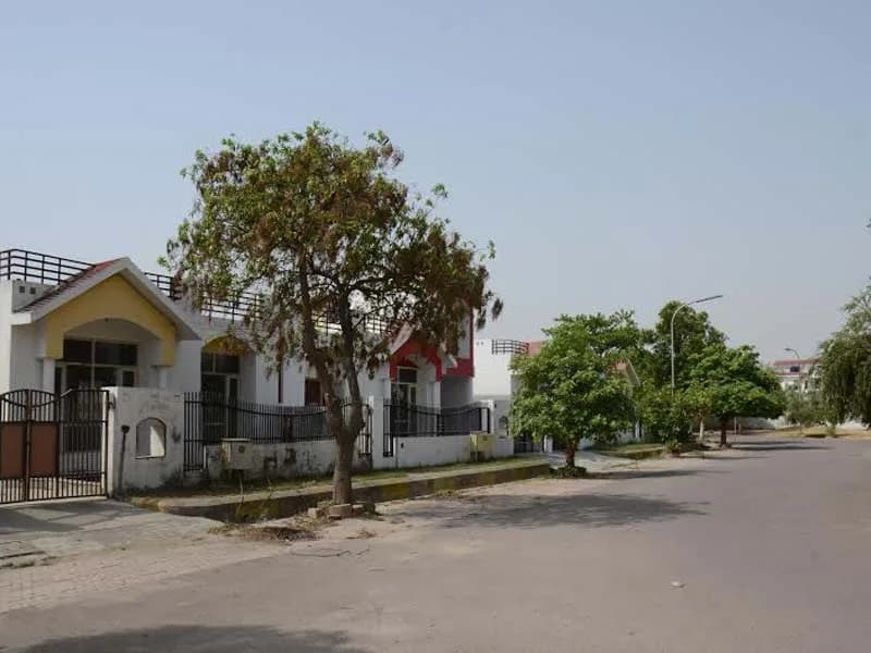Eldeco Townee, IIM Road