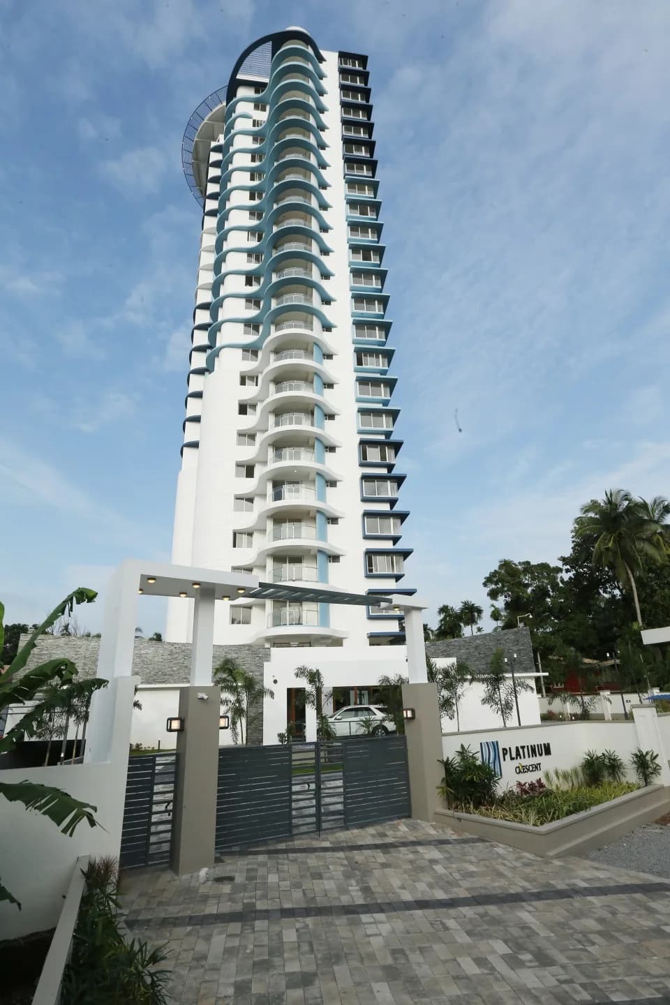Platinum Crescent, Nadakkave
