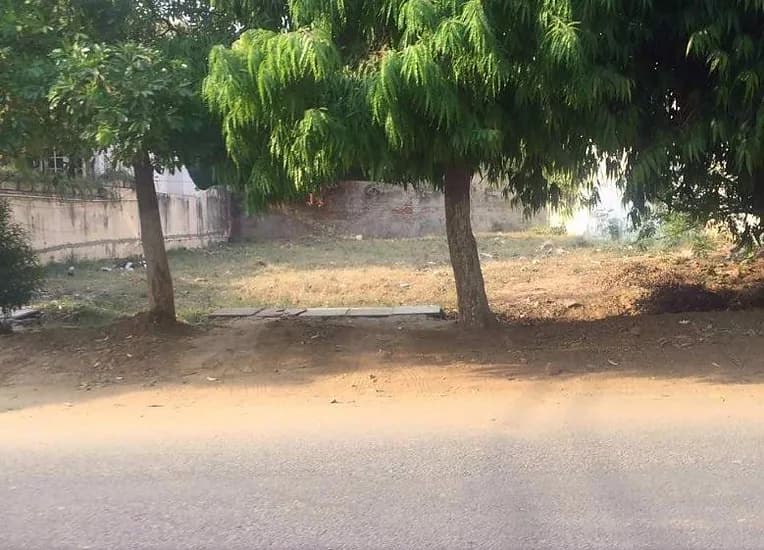 DLF City Plots, DLF Phase 1