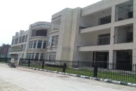 Amrapali Titanium, Sector 119