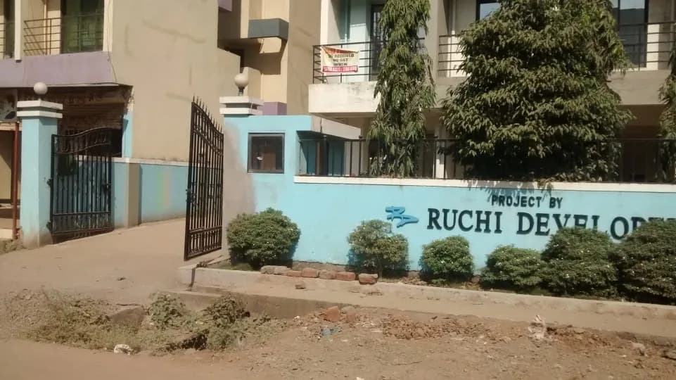 Ruchi Parshva Heights — Entrance