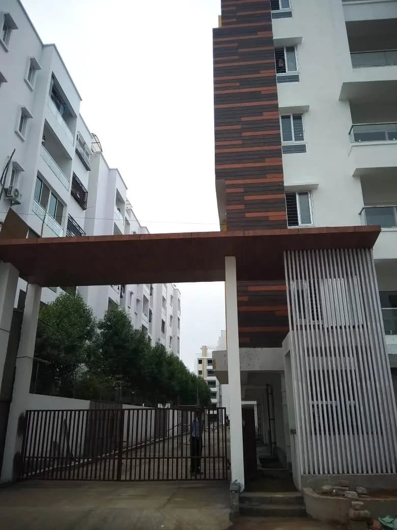 Hallmark Silvanus, Neknampur