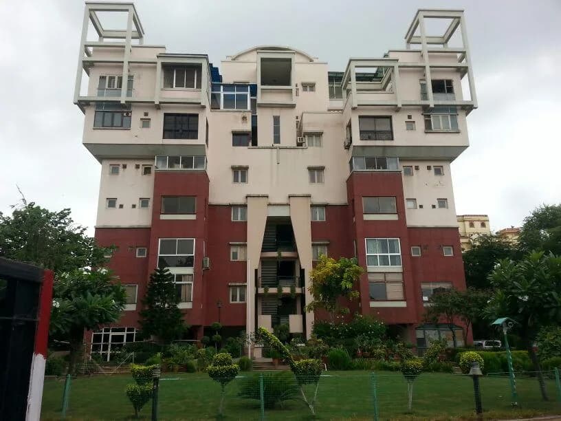 Trimurty Dave Apartments, Bani Park