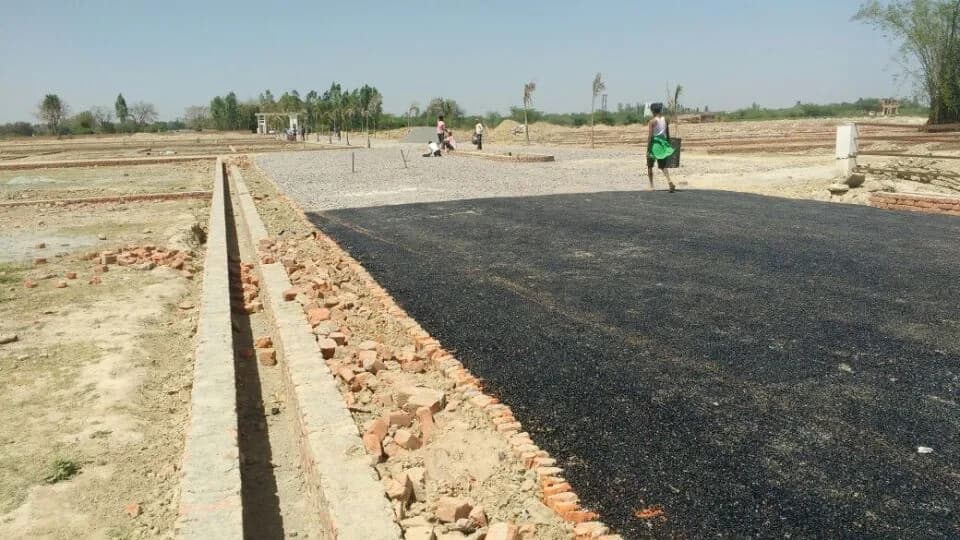 Shine Valley, Khujauli