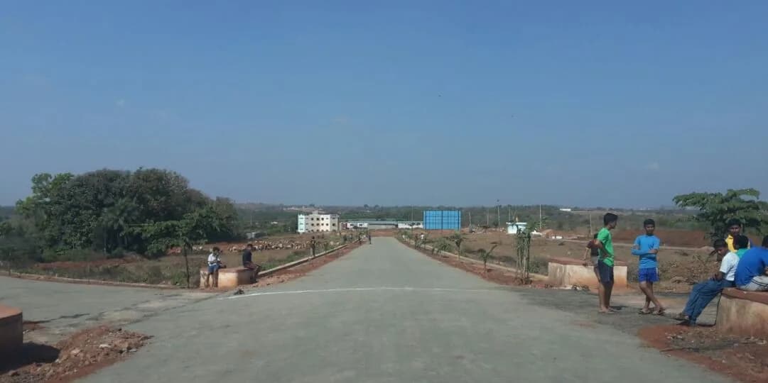 Yesh Mahabaleshwar Layout — Internal Road