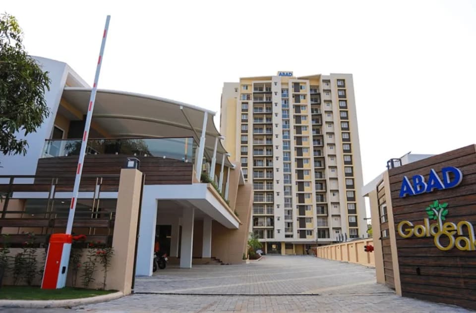 ABAD Golden Oak, Maradu