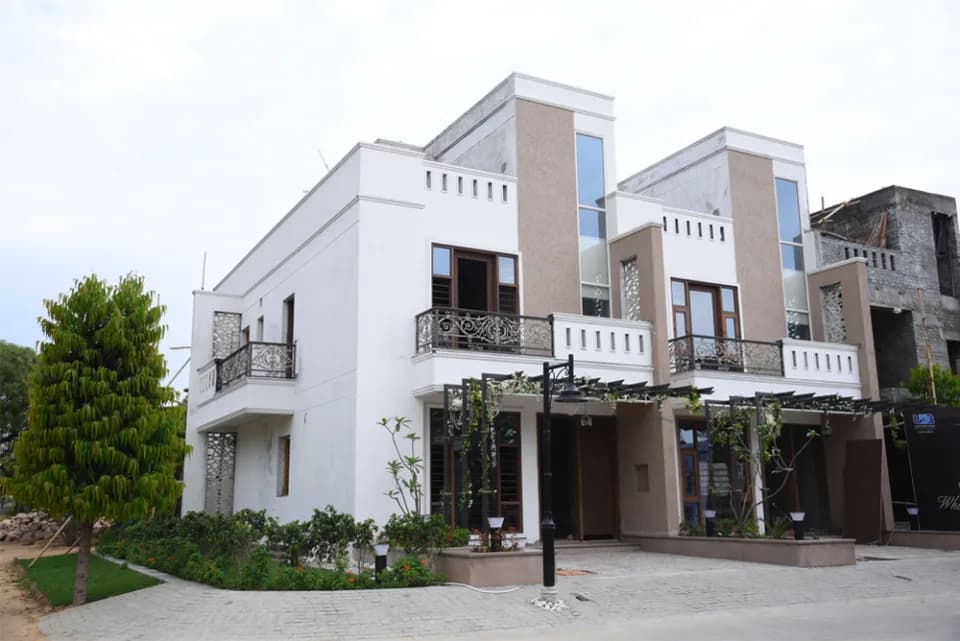 UDB Villa Grande, Mansarovar