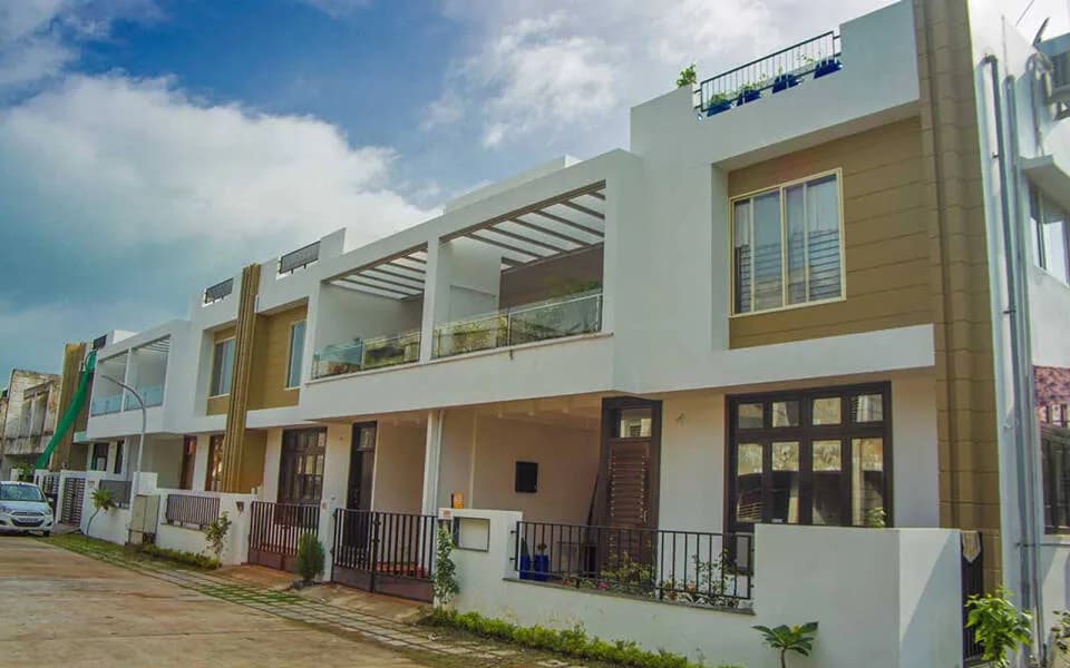 DK Devsthali, Arera Colony