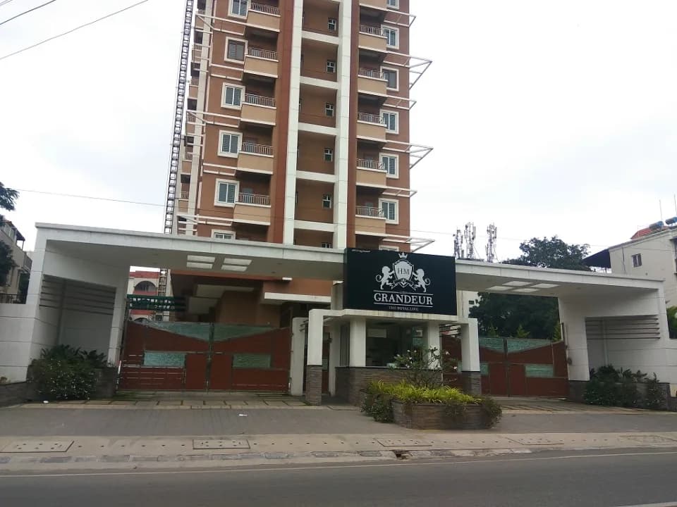 HM Grandeur, Sindhi Colony
