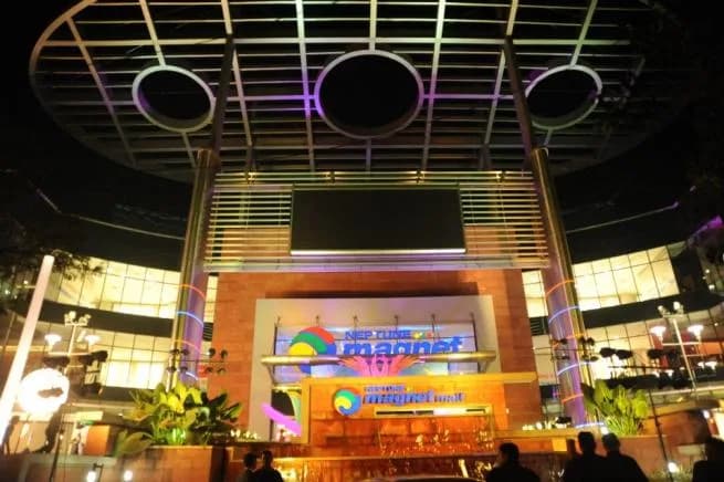 Neptune Magnet Mall, Bhandup West