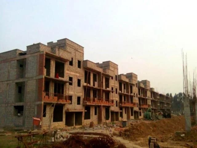 Wave Royal Castle, Ram Garhi