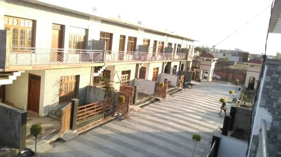 Ideal Residency, Semra