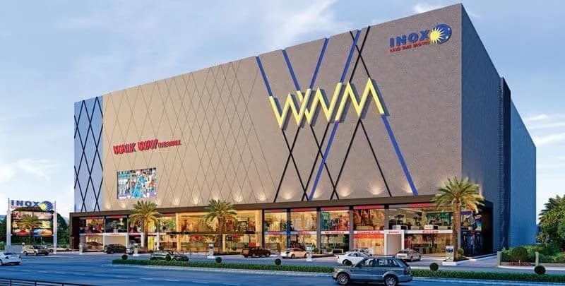 Bhakti Walk Way The Mall, Adajan