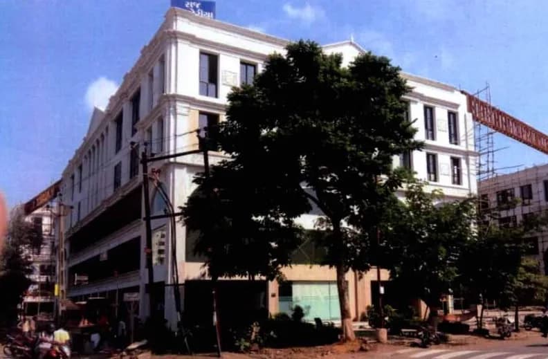 Nahata Raj Victoria, Adajan