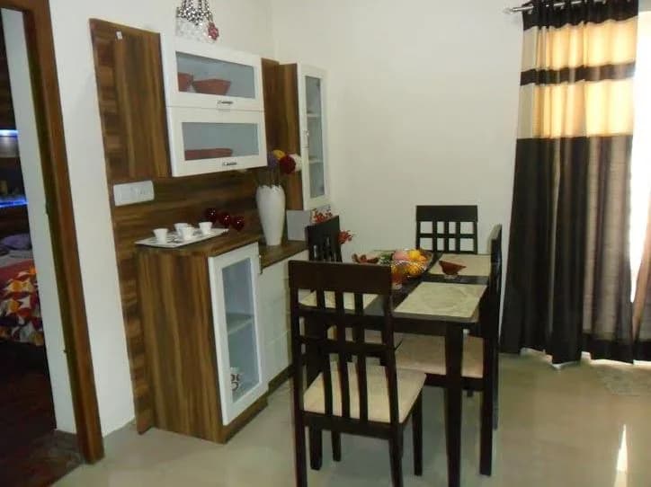 Gujans Aarudra — Model Dining