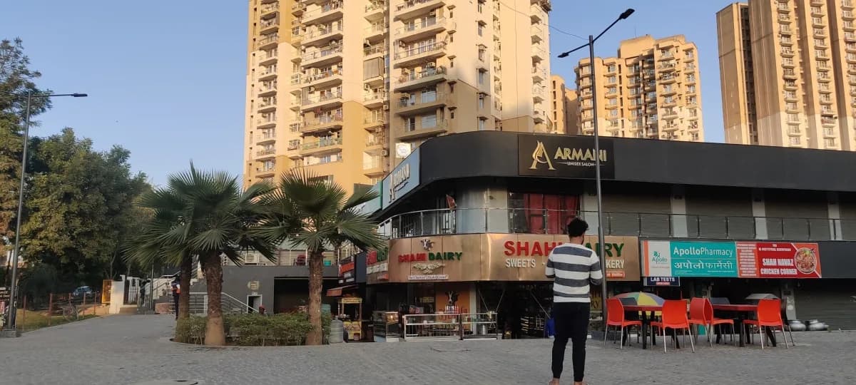 Nirala Greenshire Mart, Sector 2