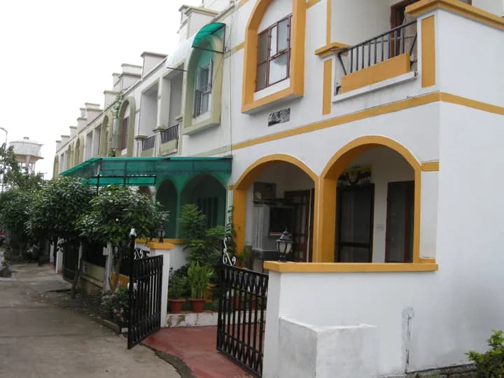 Mahendra Township, Arera Colony