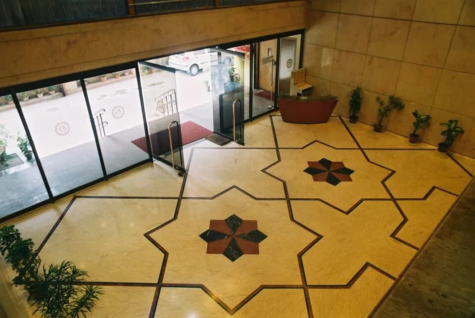 Jasmine Tower, Shakespeare Sarani