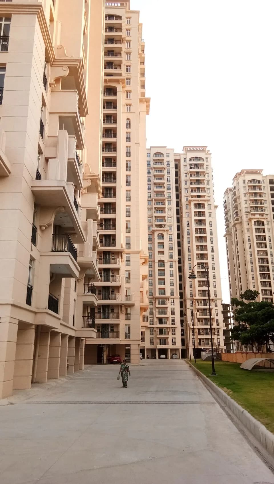 Aditya Empress Towers, Shaikpet