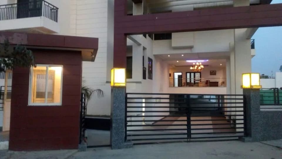 Sapphire Apartments, Chhoti Vihar
