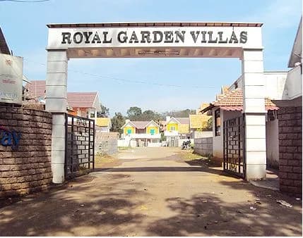 Leeway Royal Garden — Entrance