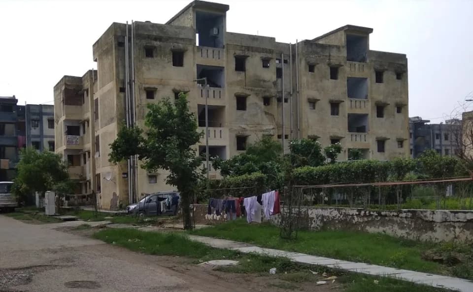 GDA LIG Flats, Govind Puram