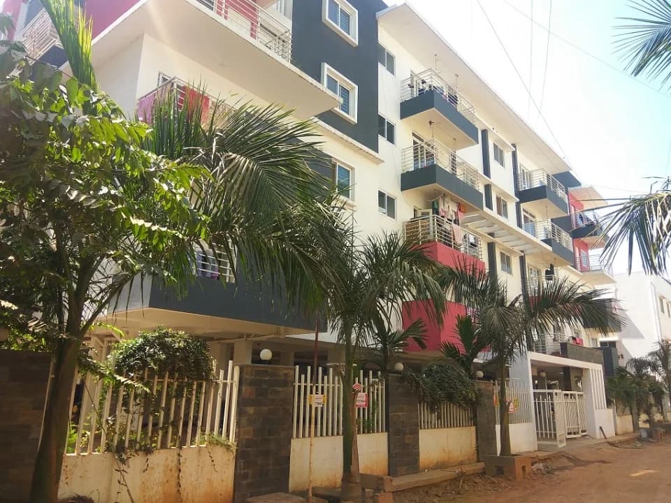 Saritha Opulence, Munnekollal