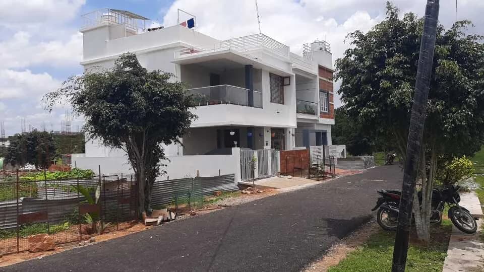 Shreyas Meadows, KRS Road