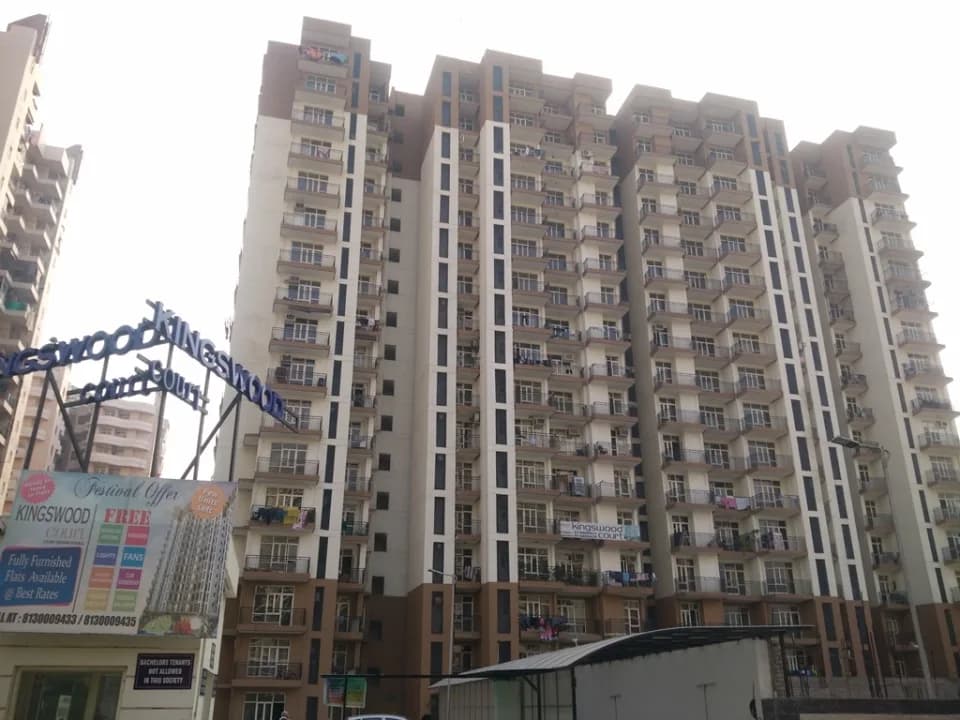 Kingswood Court, Crossing Republik