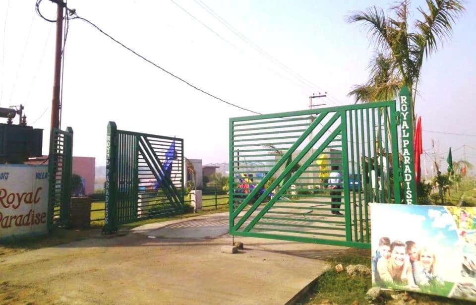 Royal Paradise, Dadri