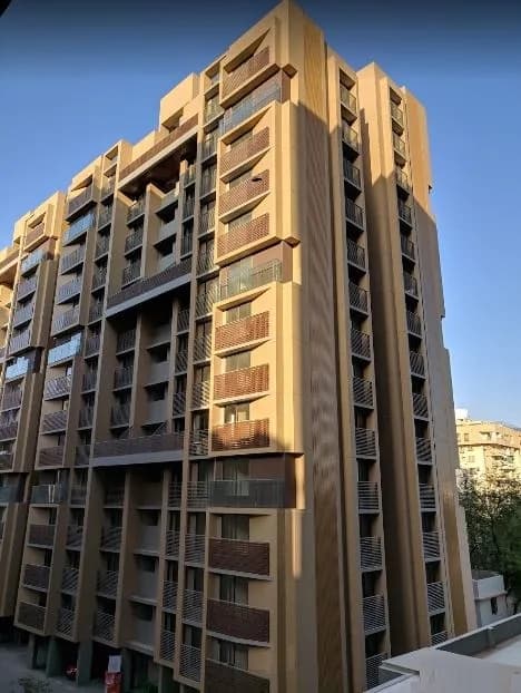 Gala Eternia, Thaltej