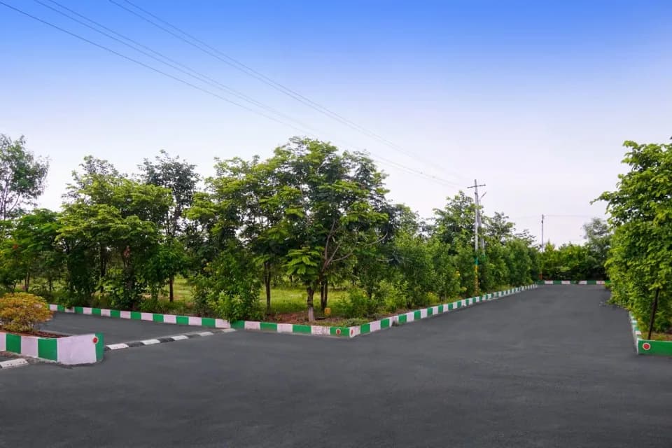 Neemsboro Bharani Avenues, Giniyarpally