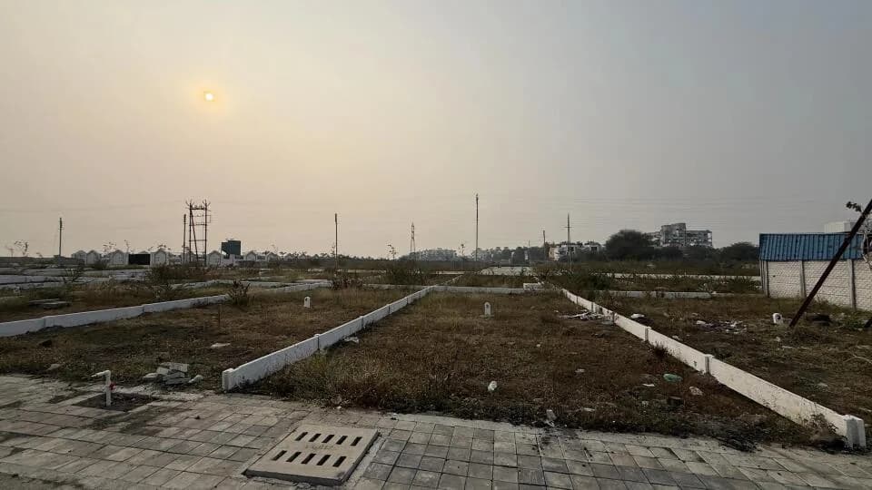 Oasis 32, Isasani