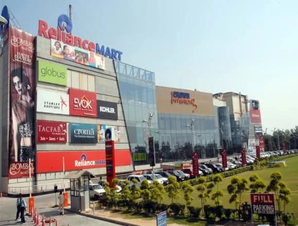 Crown Interiorz Mall, Sector 35