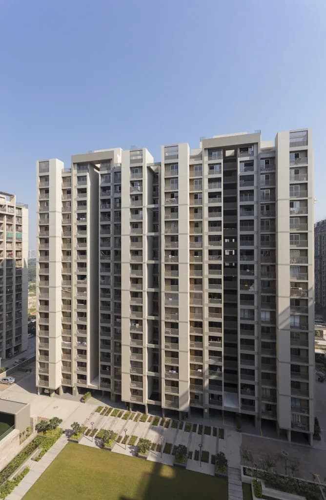 Orchid Heights, Shela